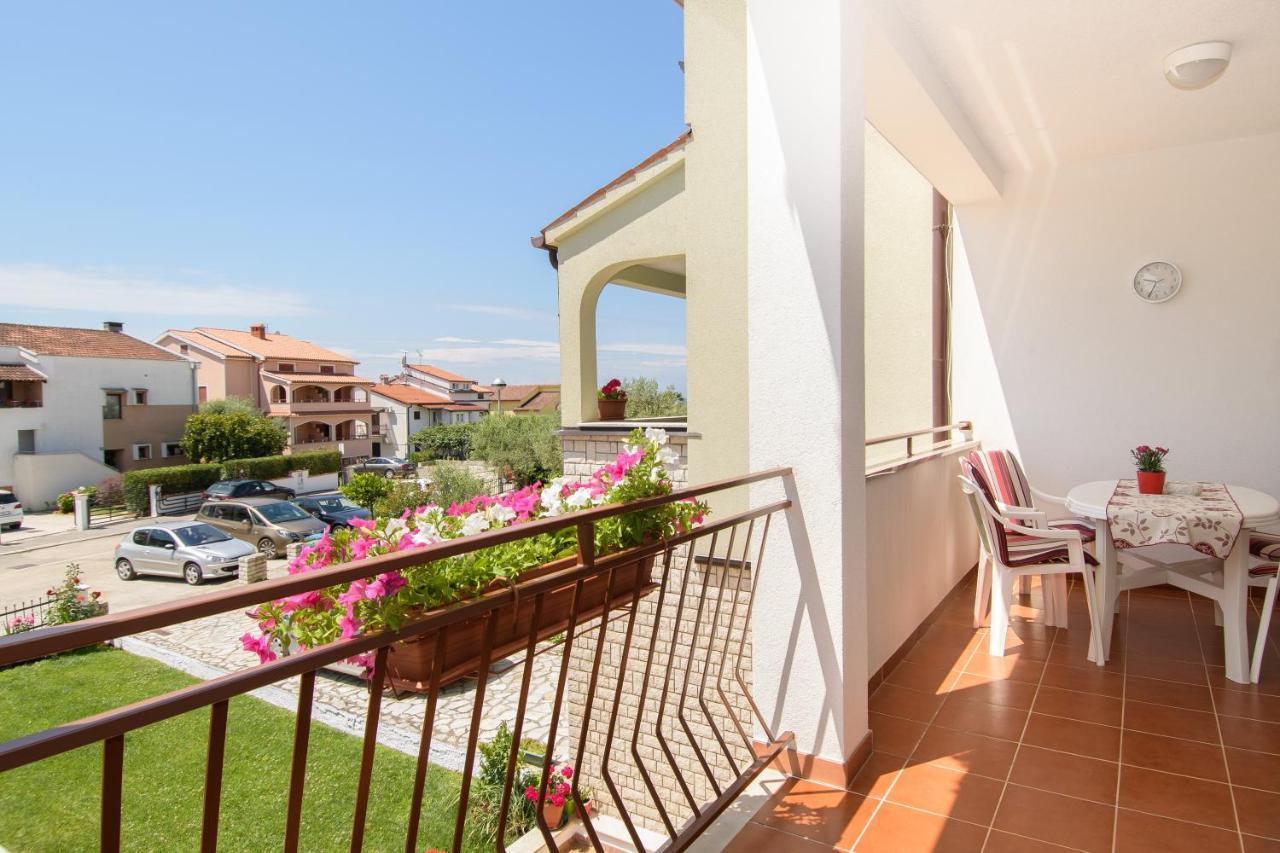 Apartments Palmic Poreč Exterior foto